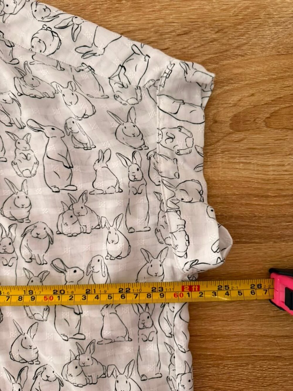 Jane + Delancey Bunny Print Rayon Blouse White Gray Button Front Size M - Picture 11 of 15